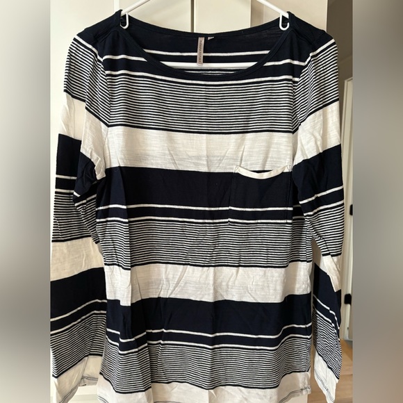 Banana Republic Tops - BANANA REPUBLIC • LONG SLEEVE • WOMENS • LARGE • NAVY AND WHITE STRIPES